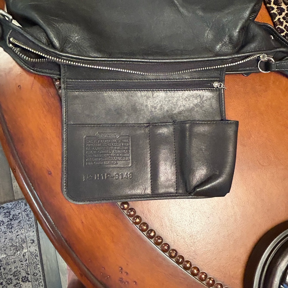 Coach Vintage Legacy Hobo H1P-9148
Made in Costa Rica - Picture 8 of 16